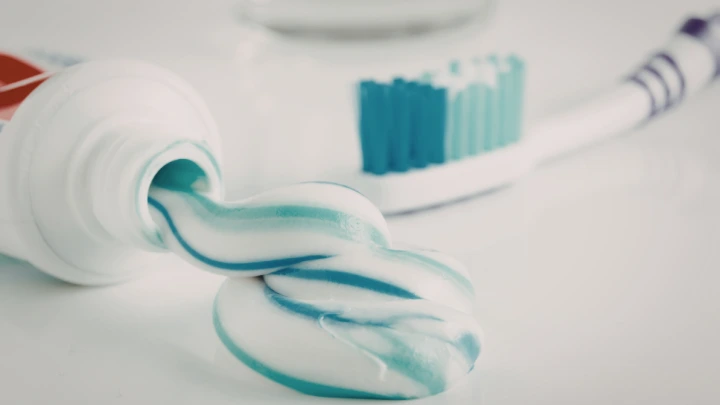 Pasta Gigi Enzim & Protein: Efektifkah?