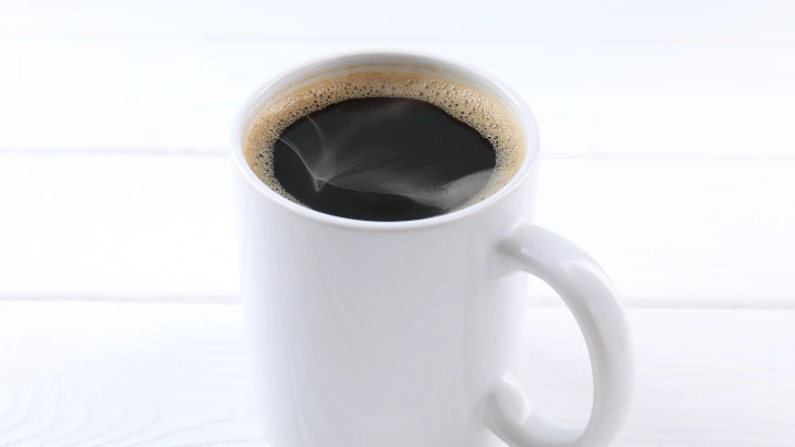 Obat Kumur Pemutih vs Noda Kopi