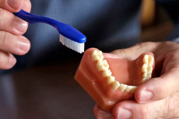 Bahaya Viral TikTok Dental Hacks bagi Gigi