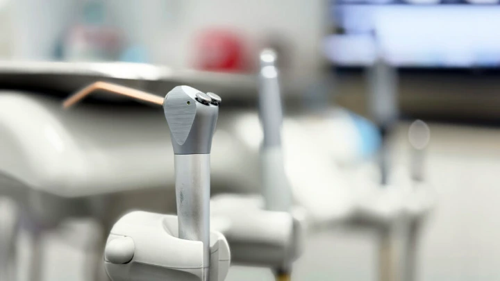 Robot Otonom Tingkatkan Prediktabilitas Autotransplantasi Gigi